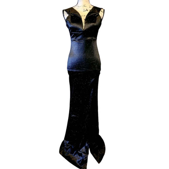 Windsor Callie Off-The-Shoulder Mermaid Glitter Satin Formal Dress - Picture 7 of 14